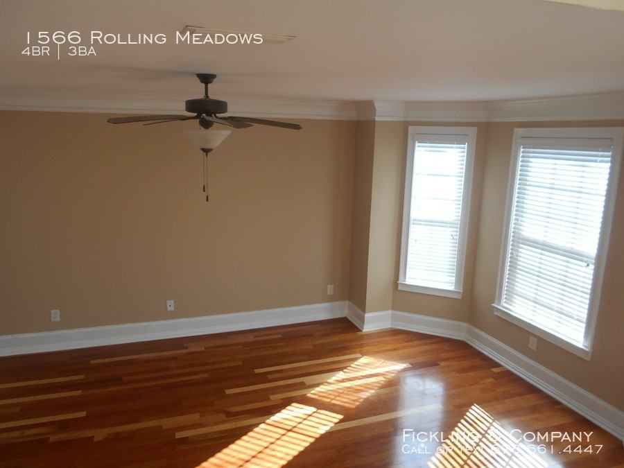 1566 Rolling Meadows Dr - Photo 2 of 7