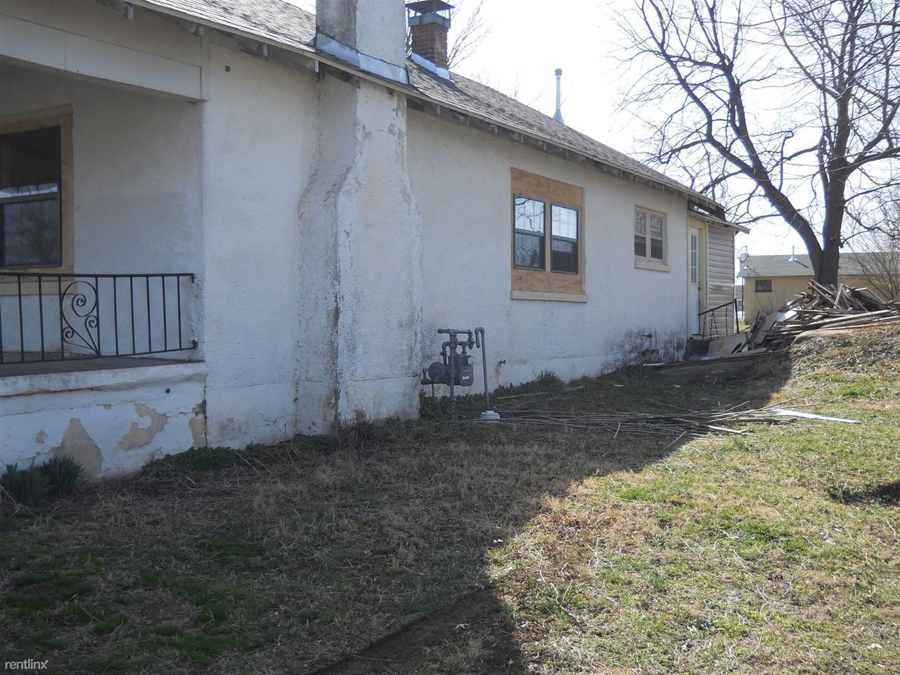 610 E Logan St - Photo 2 of 20