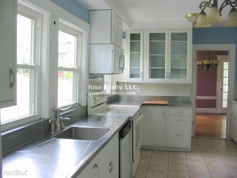 235 Commonwealth Ave - Photo 2 of 9