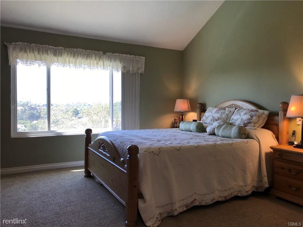 25601 Cresta Loma - Photo 3 of 34