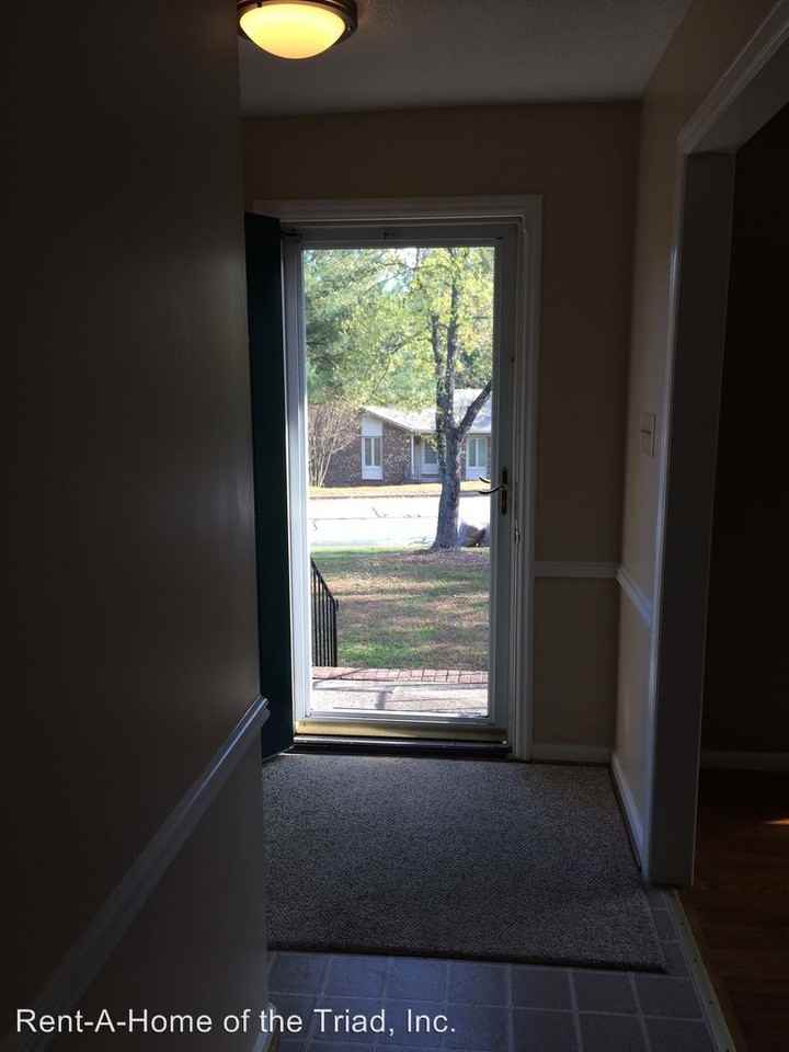 2606 Pine Lake Dr - Photo 2 of 12