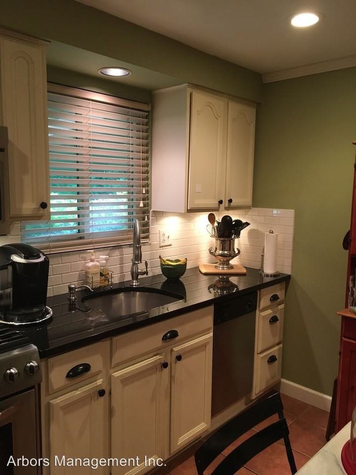 101 Henry Hudson Dr - Photo 2 of 17