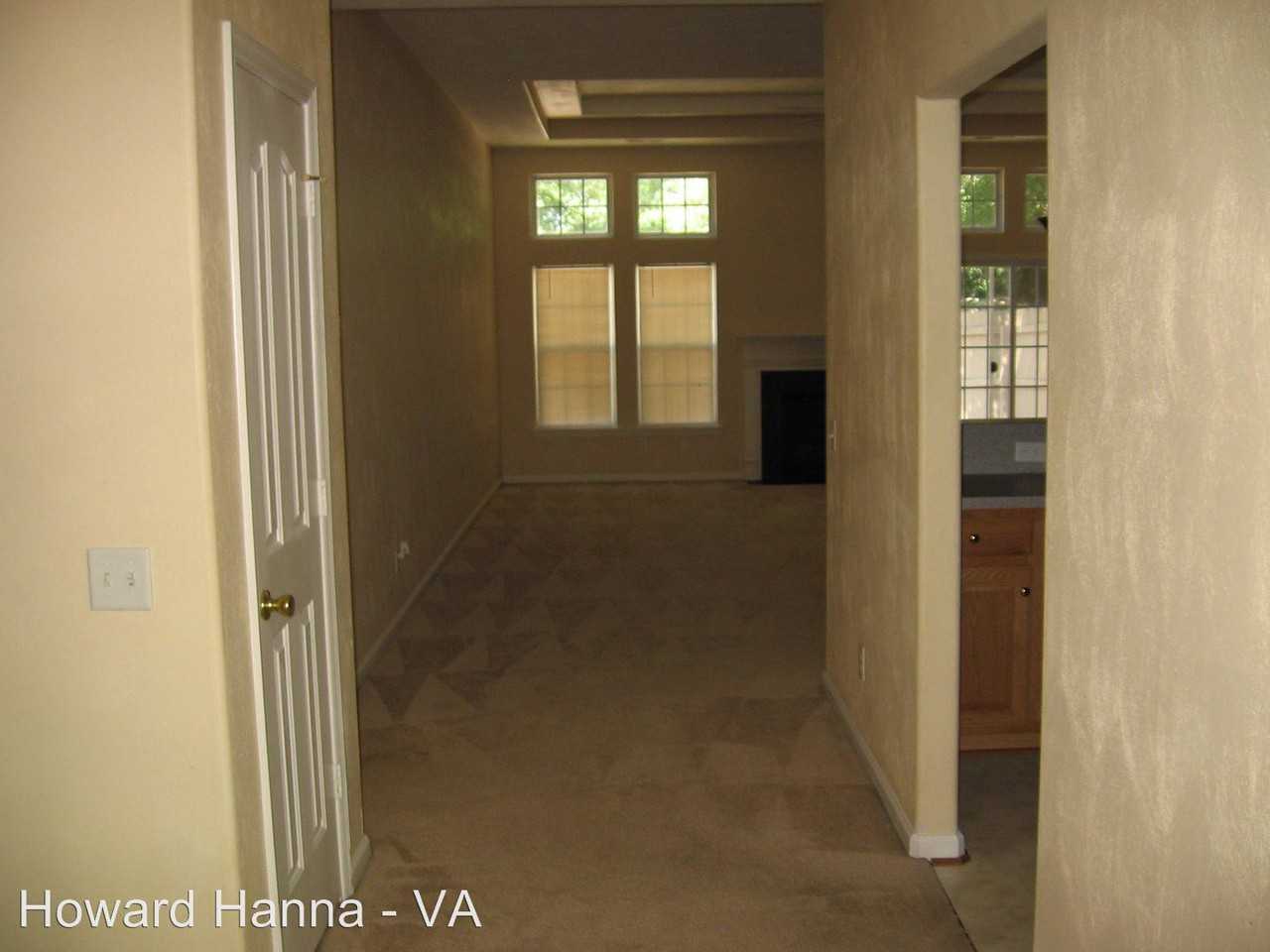 100 Lands End Ln - Photo 3 of 24