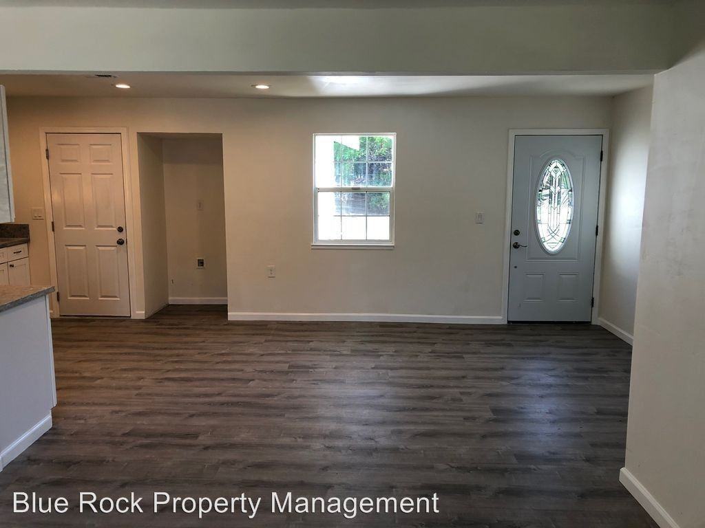4575 Northglen St - Photo 2 of 17