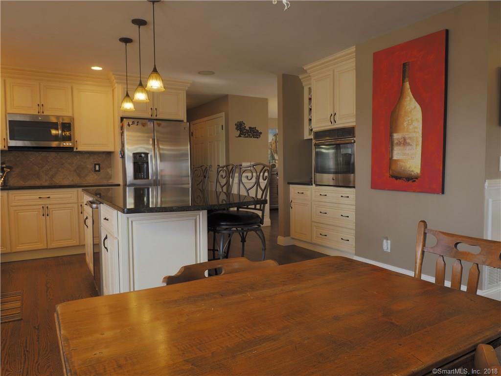 34 Watch Hill Dr - Photo 3 of 39