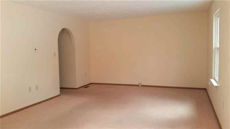 2105 Timberglen Dr - Photo 3 of 17