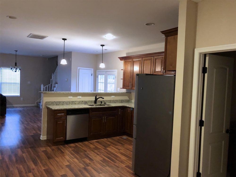 232 Woodview Avenue - Photo 2 of 10