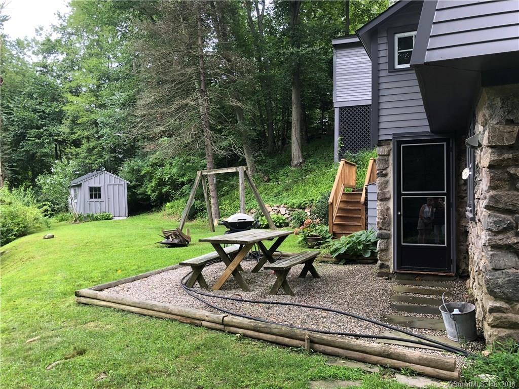 110 Dudley Rd - Photo 2 of 23