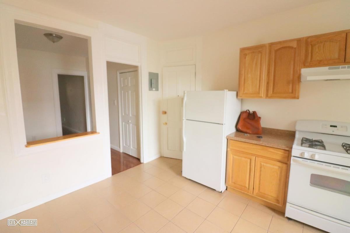 128 Guernsey Street - Photo 3 of 14