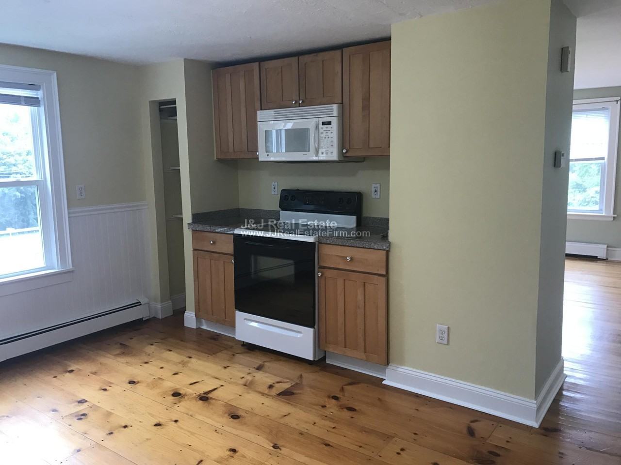 8 Lawrence St 1 - Photo 2 of 11