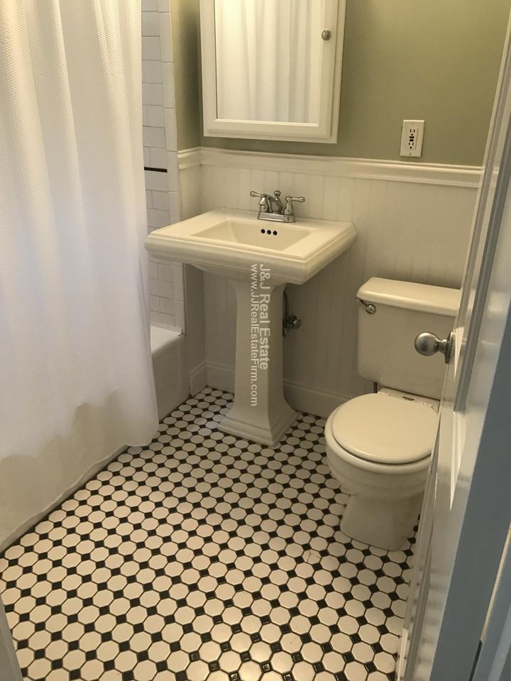 8 Lawrence St 1 - Photo 3 of 11