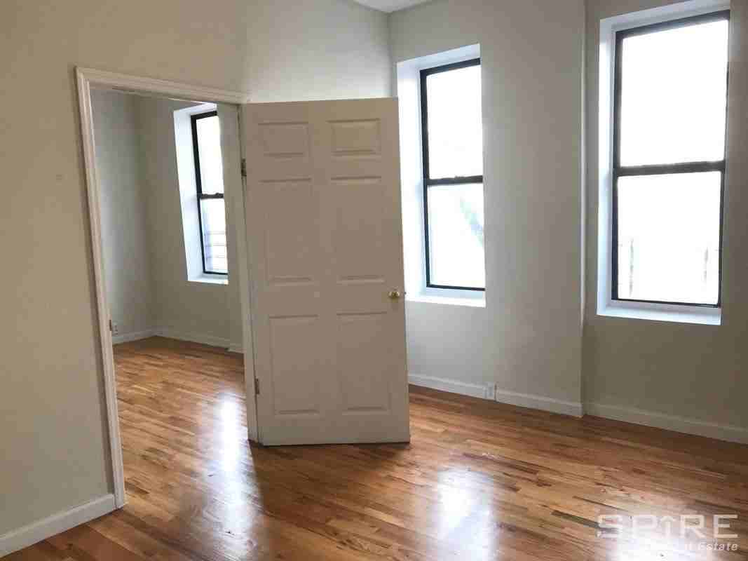 1226 Lincoln Pl #EARTH