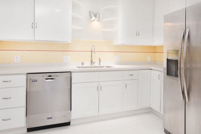 58 Harrington St - Photo 2 of 16