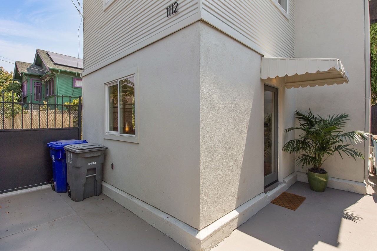 1112 Bancroft Way - Photo 3 of 31