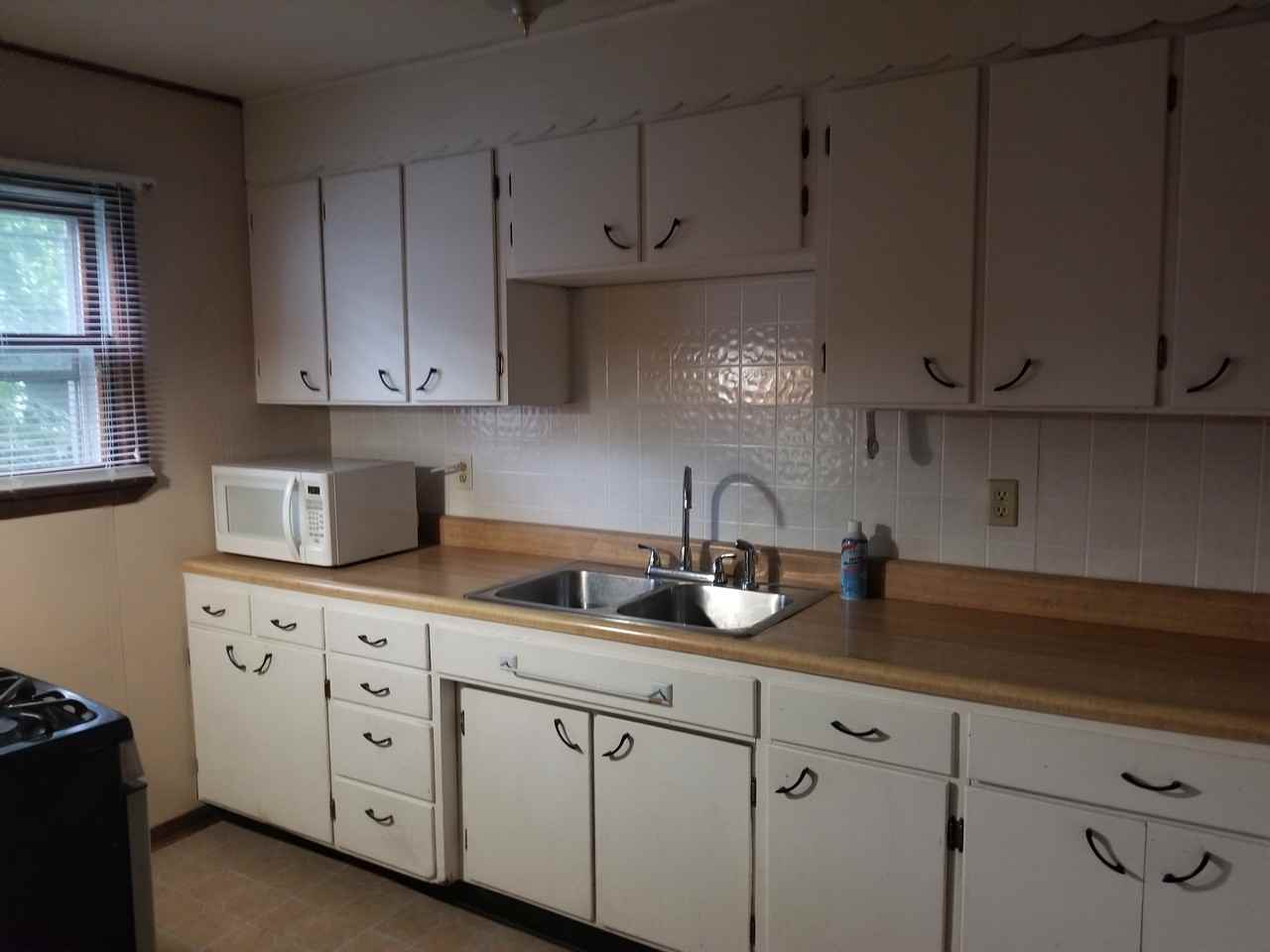 1515 E Clay St - Photo 3 of 8