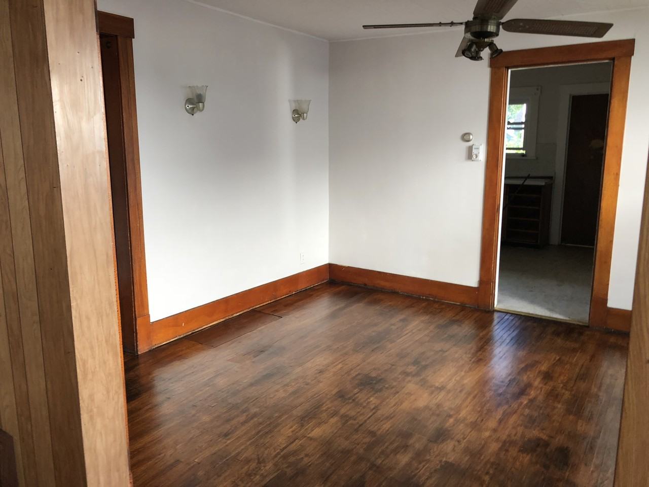 1344 E Olive St - Photo 3 of 10