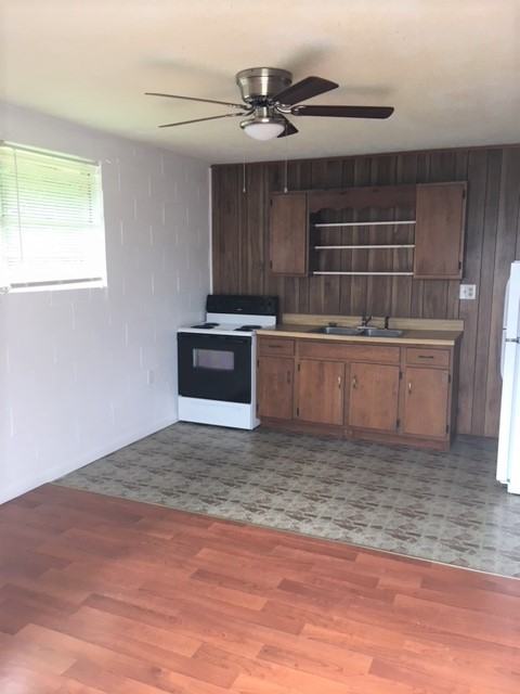 166 Marina Dr NW - Photo 2 of 8