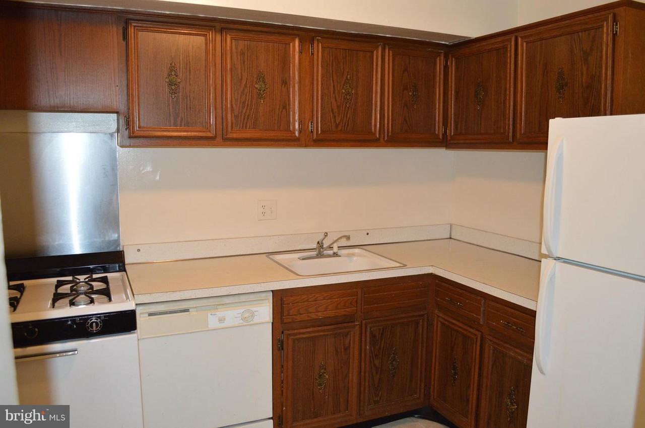 321 Homeland Southway #1b - Photo 3 of 12