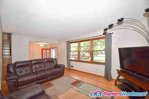 3643 Jordan Cir - Photo 3 of 18