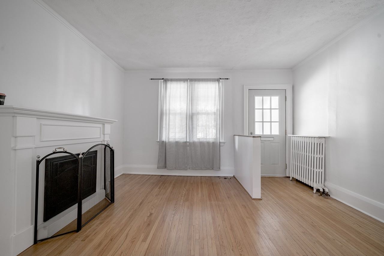 681 Hillsdale Avenue East - Photo 3 of 20