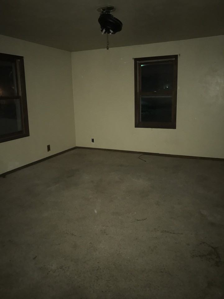 326 South Ball Street - Photo 2 of 10