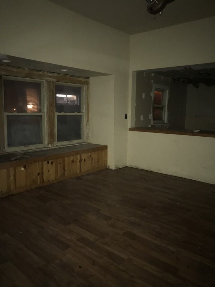 326 South Ball Street - Photo 3 of 10