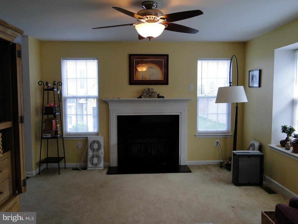 4171 Bunker Hill Dr N - Photo 2 of 16