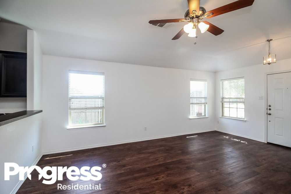 4020 Eagle Dr - Photo 2 of 15