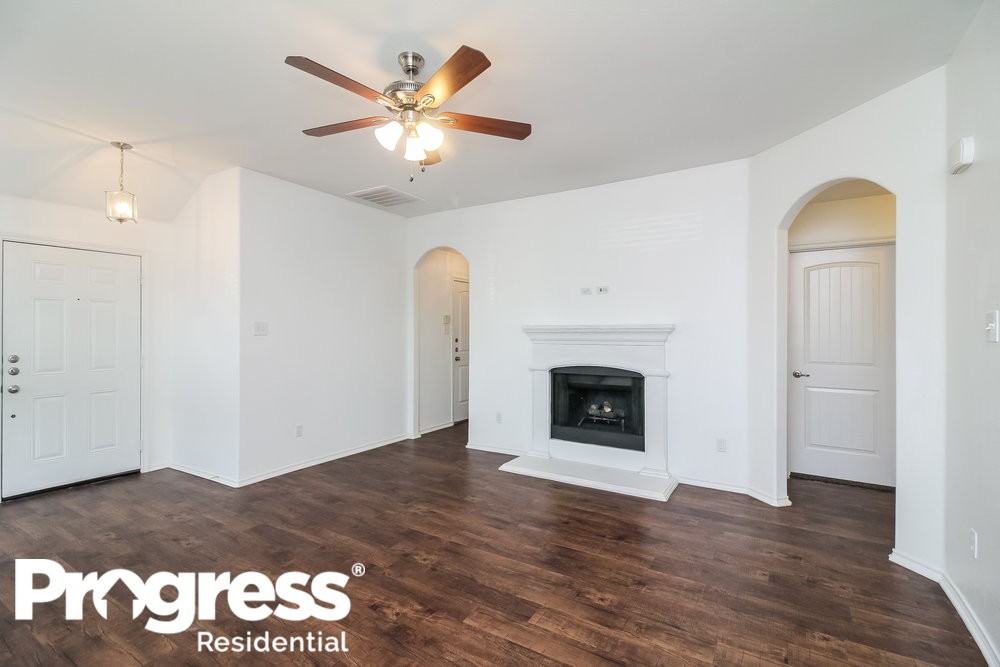 4020 Eagle Dr - Photo 3 of 15