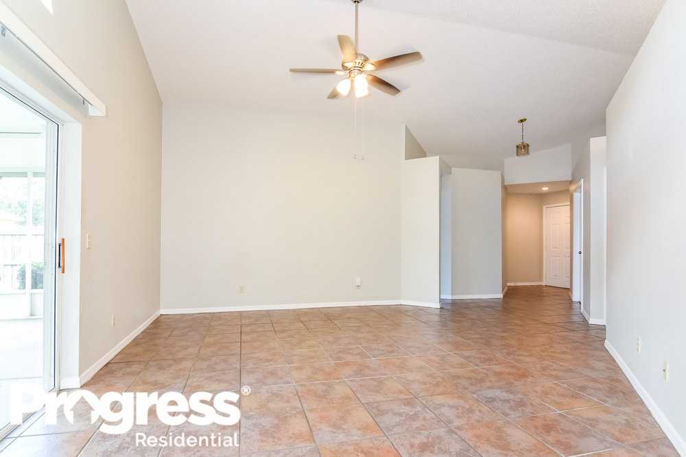 704 Sand Ridge Dr - Photo 3 of 15