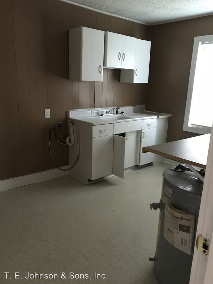 Underwood - Photo 2 of 9