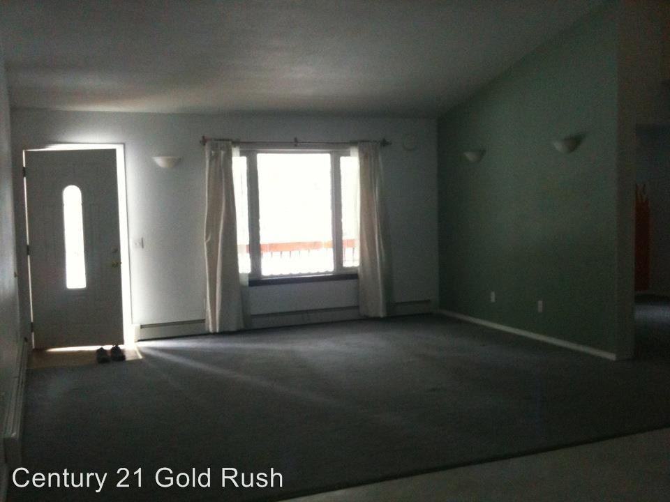 1904 Blackburn Way - Photo 2 of 9