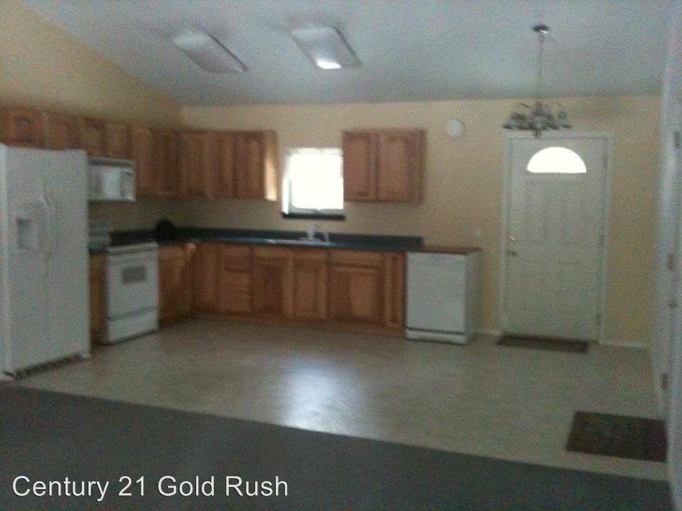 1904 Blackburn Way - Photo 3 of 9