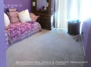 918 Hyde Ct - Photo 2 of 11