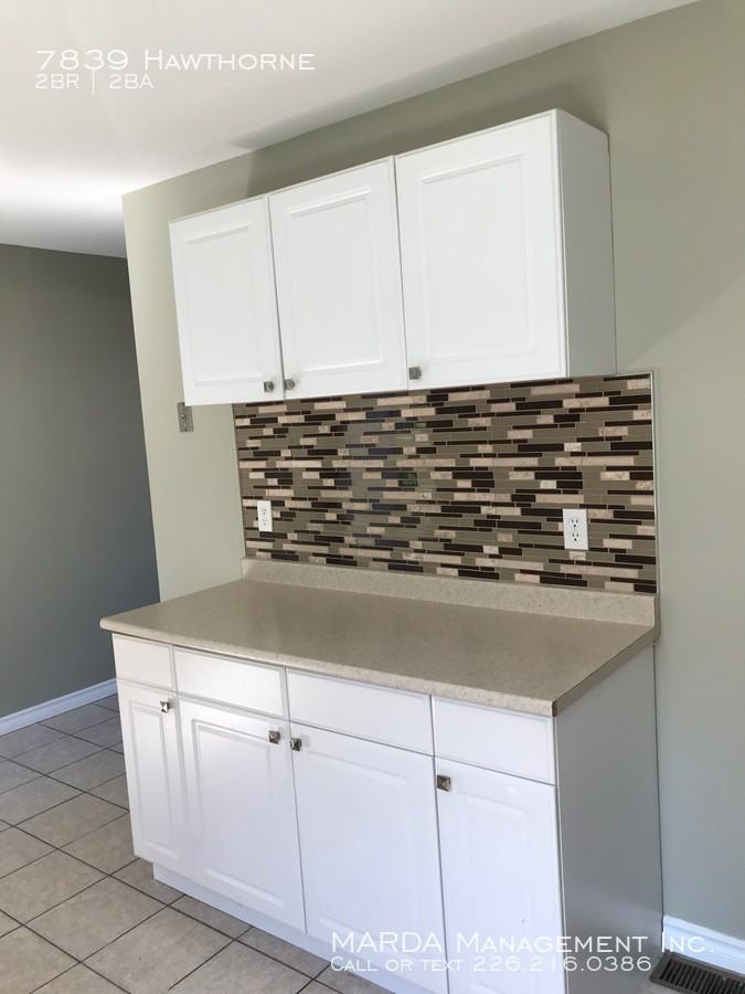 7839 Hawthorne Dr - Photo 3 of 35