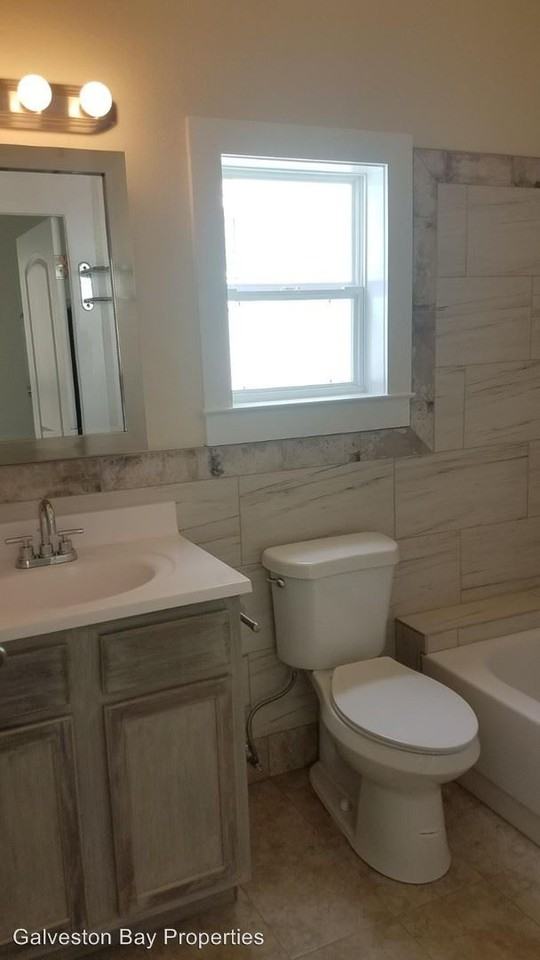 1814 Ave N - Photo 2 of 4