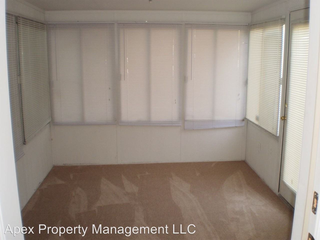 1700 Iroquois St - Photo 2 of 12