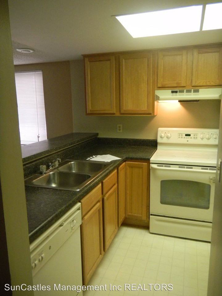 1816 S Ferncreek Ave - Photo 3 of 9