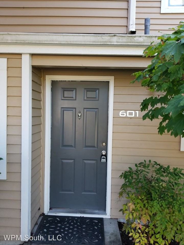 1221 S 238th Ln #601 - Photo 2 of 18