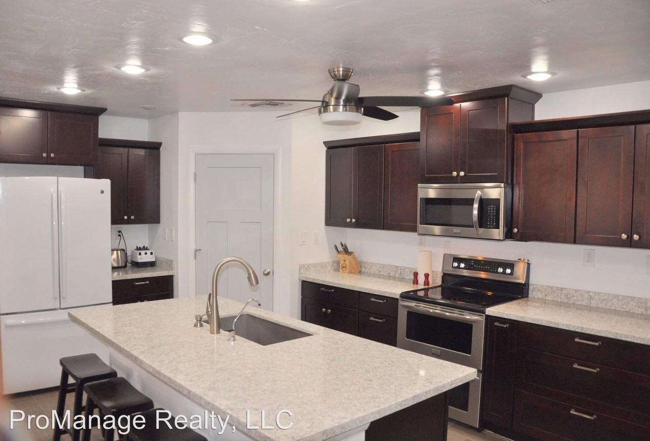 304 N Westwood - Photo 2 of 22