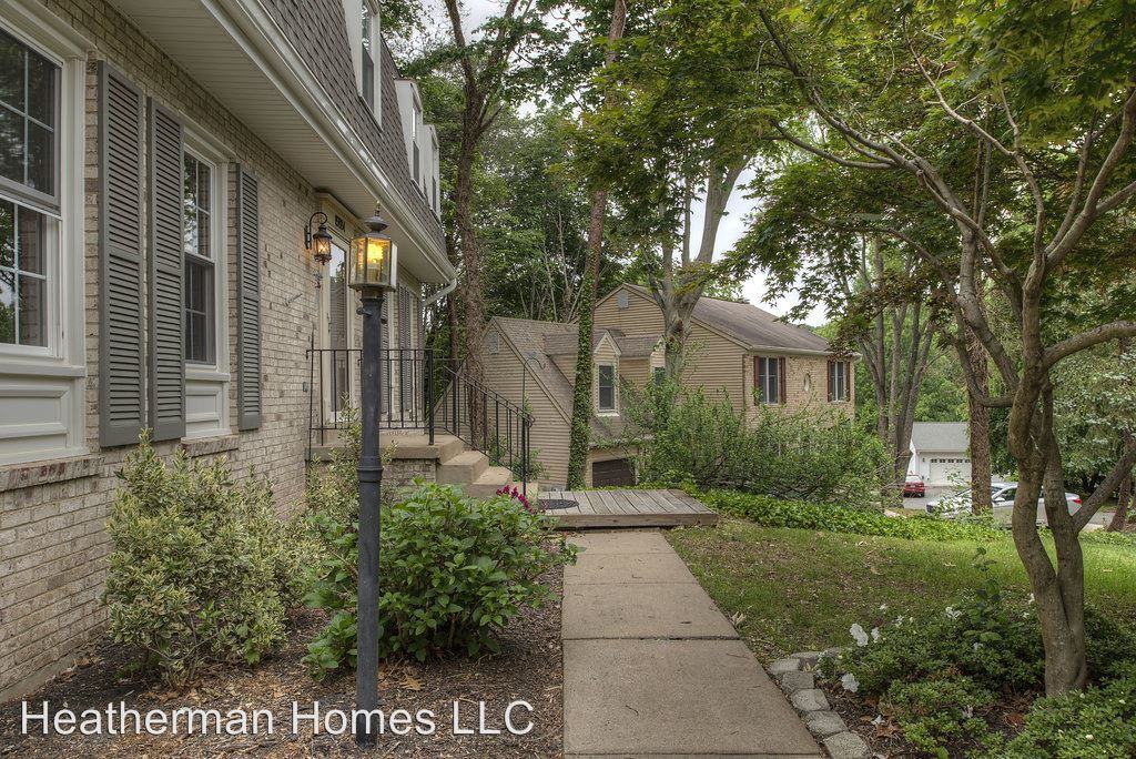 15884 Cliffbrook Ct - Photo 3 of 40