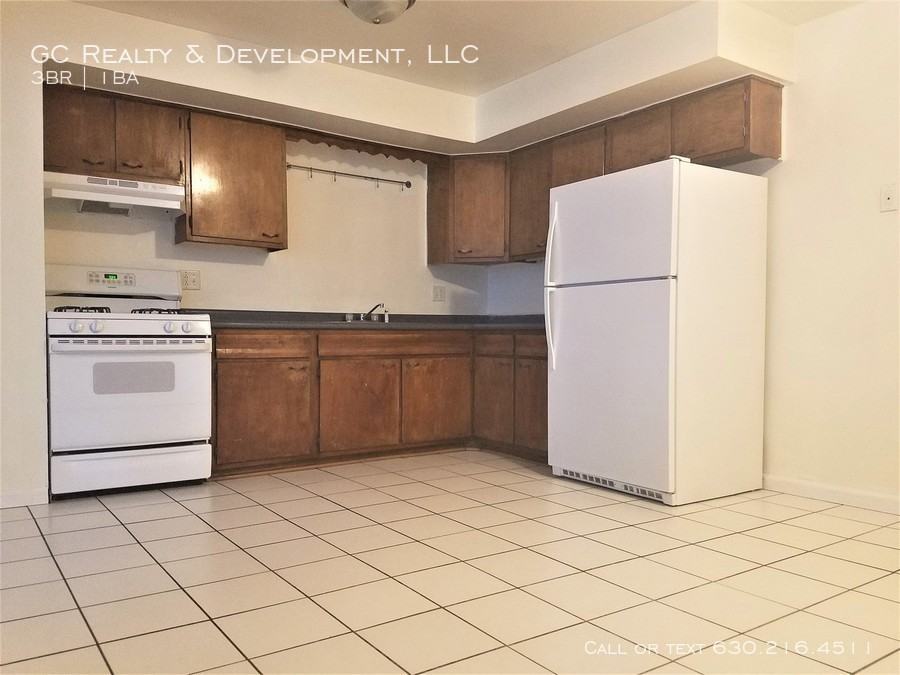 1181 Braeburn Dr #2U - Photo 2 of 6