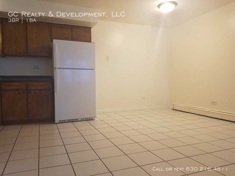 1181 Braeburn Dr #2U - Photo 3 of 6