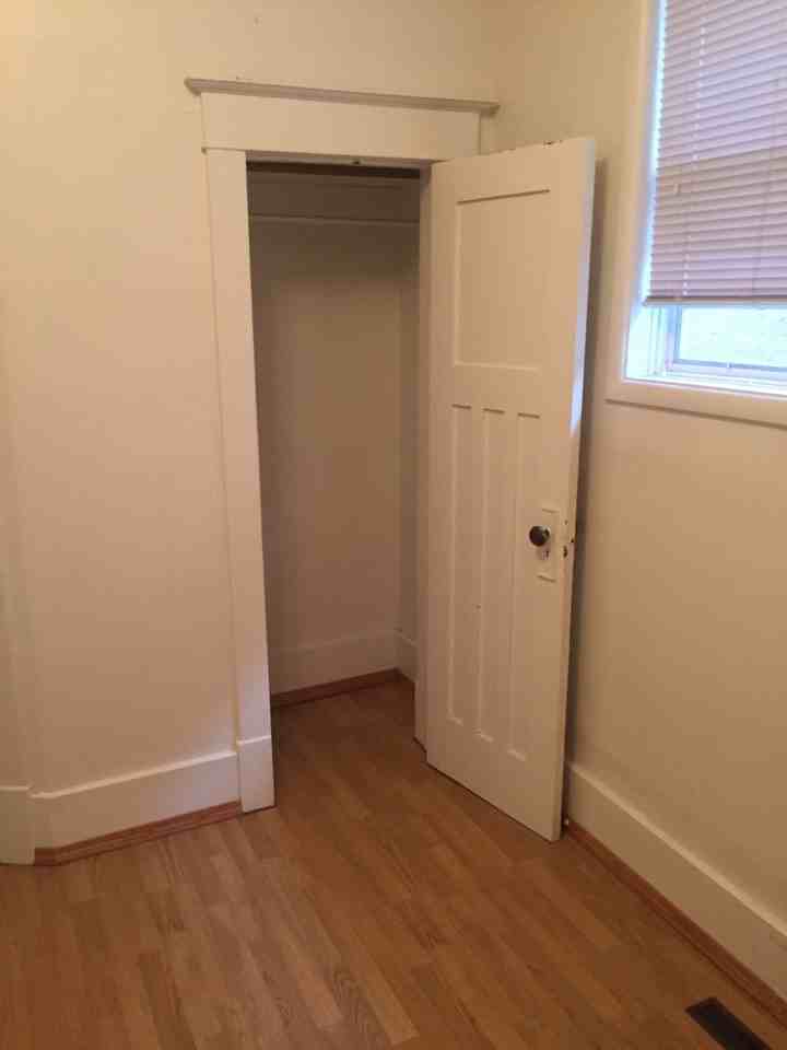 1535 McTavish St - Photo 3 of 6