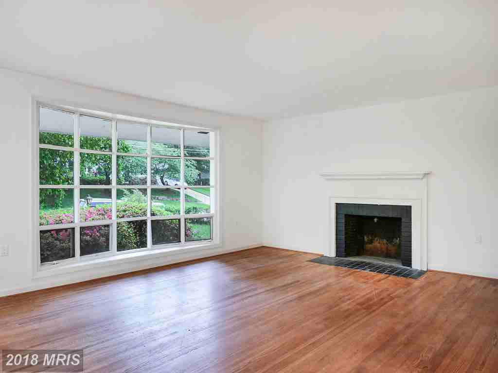 901 Neal Dr - Photo 2 of 28