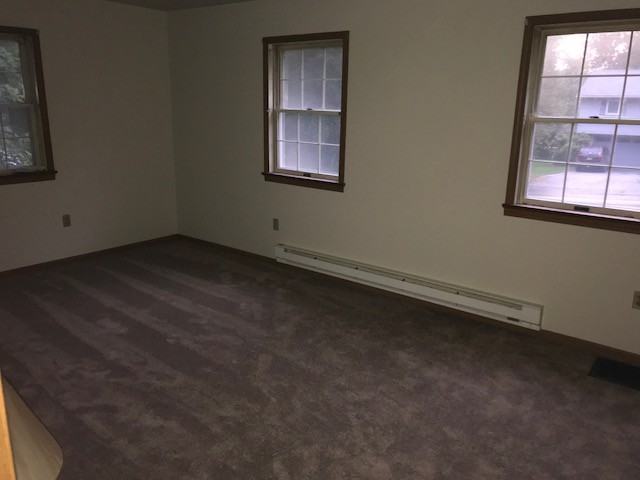 1031 Elwood St - Photo 2 of 11