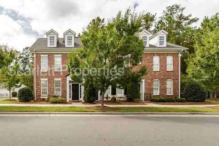 9845 Longstone Ln - Photo 3 of 40