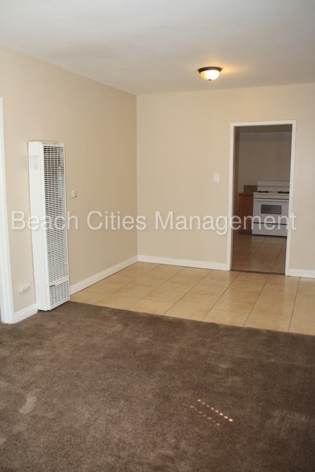 935 E 5th St - Photo 3 of 17