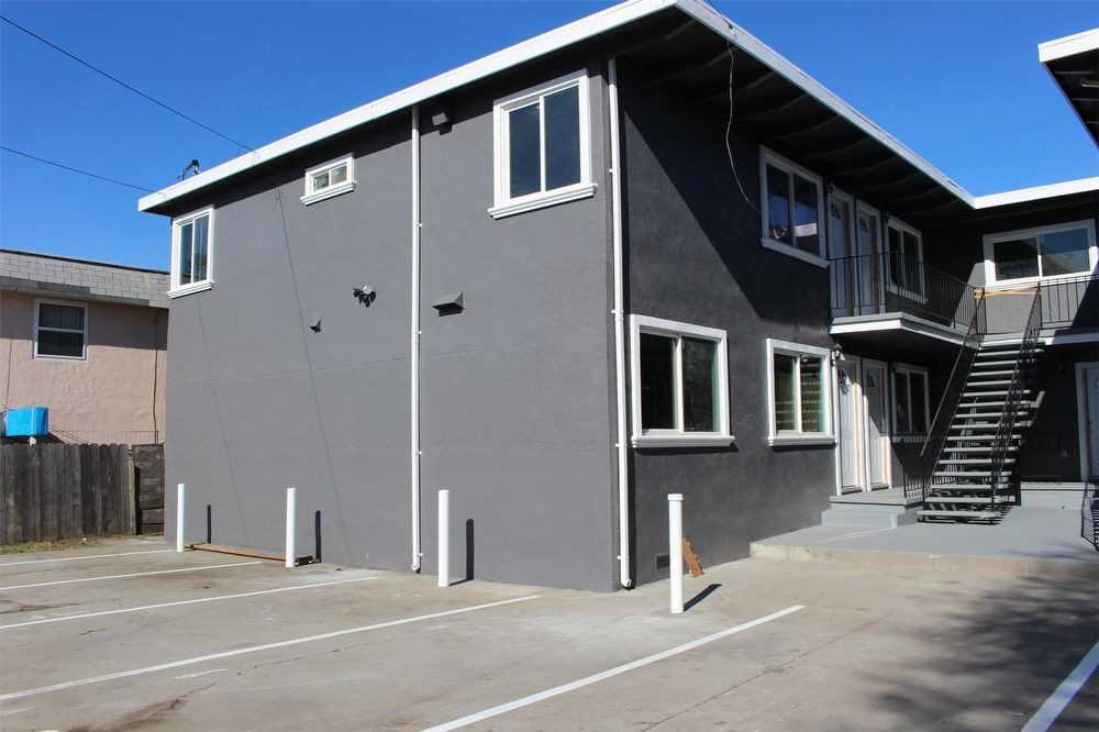 1325 Burbeck Ave - Photo 2 of 2