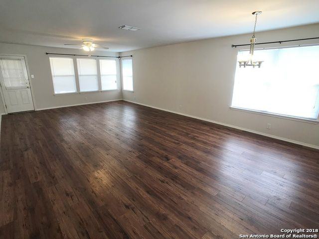 926 Cougar Country - Photo 3 of 21